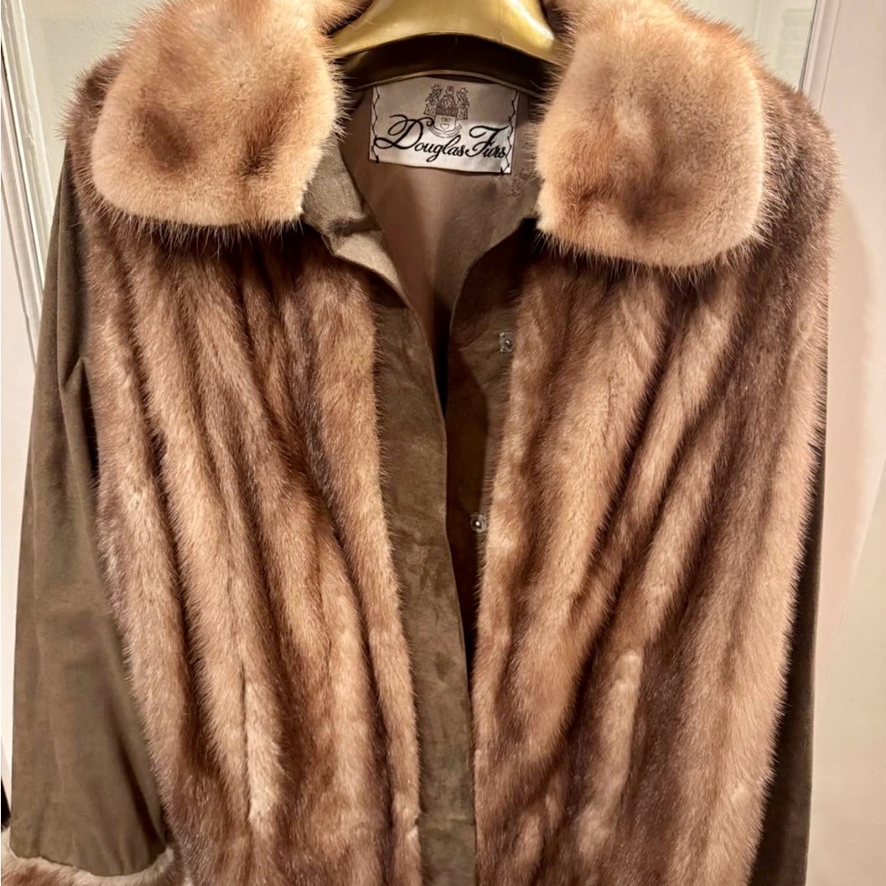 Douglas Fur genuine Mink coat size small